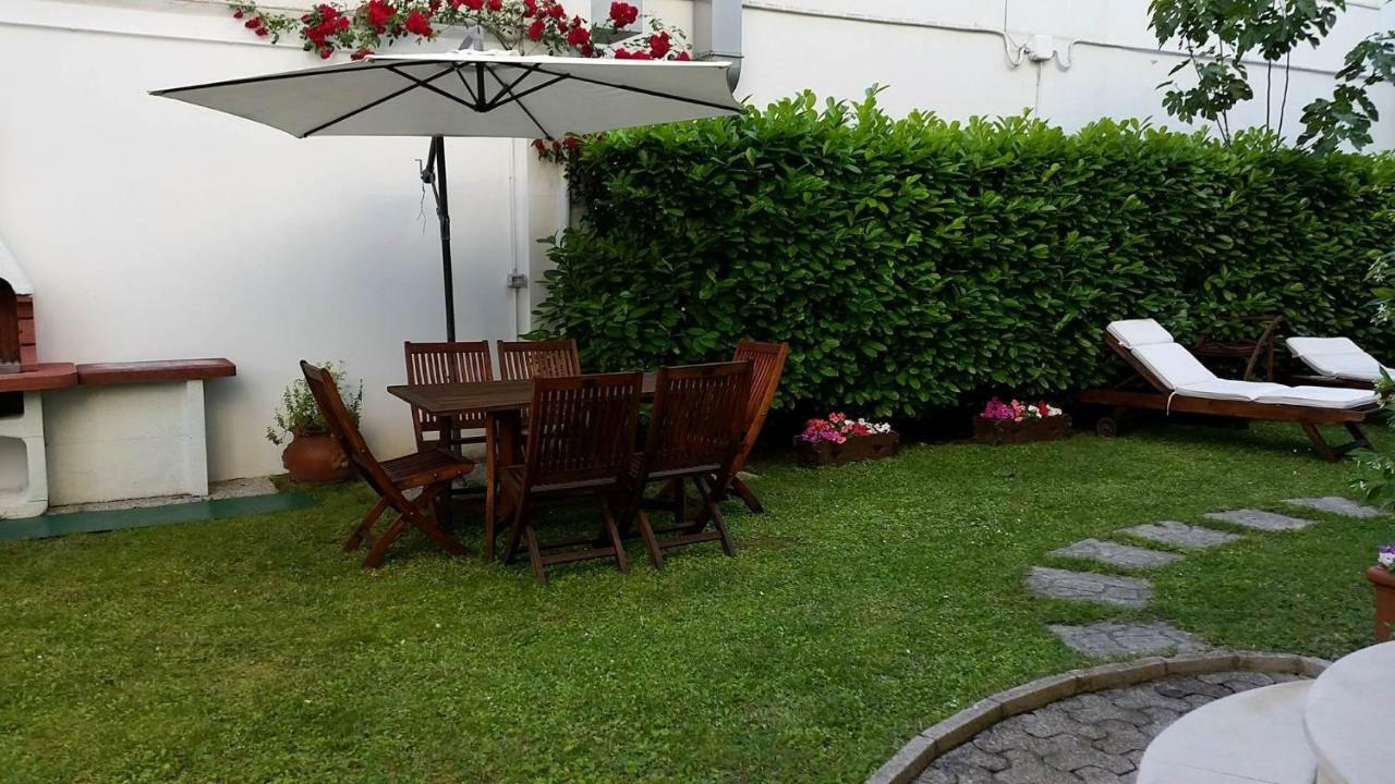 A Casa Di Clo Pesaro Bagian luar foto