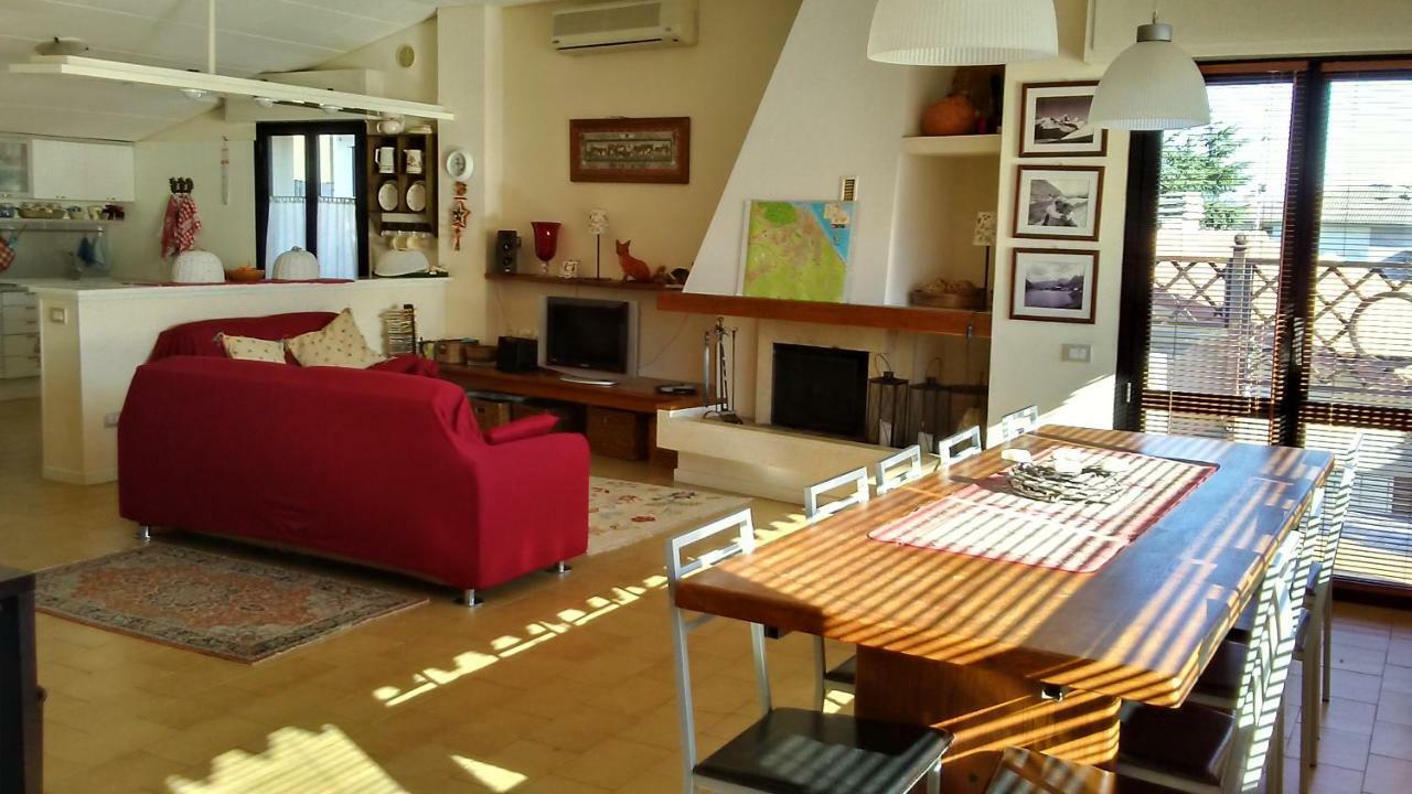A Casa Di Clo Pesaro Bagian luar foto